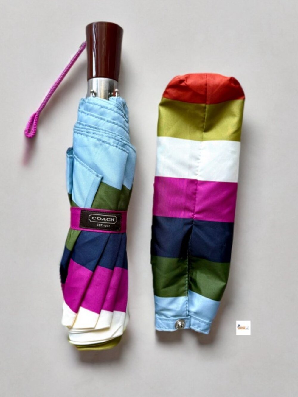 Coach Legacy Compact Umbrella - Picture 2 of 9